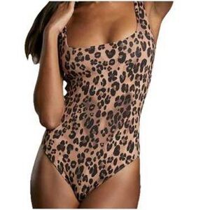 Babaton contour bodysuit leopard print